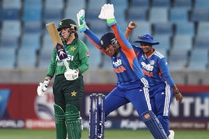 Women's Asia Cup: India extend winning-ritual vs Pakistan with 7-wicket triumph, wrap up chase in just 52 balls SportsTak