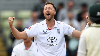 Ollie Robinson completes 100 wickets, records best bowling average in 112 years surpassing Jasprit Bumrah Ollie Robinson