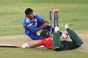 Deepti-Shafali's heroics catapult India to 9th Women's Asia Cup final with crushing 40-run win over Bangladesh SportsTak