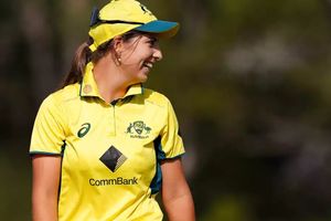 Flintoff's sizzling four-fer power Australia to six-wicket win against Anushka Sharma's India SportsTak