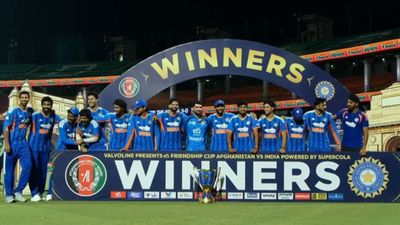 IND vs AFG: Shreyas Iyer wins hearts by inviting Afghan skipper to join India's Trophy celebrations after T20I series sweep IND vs AFG: Shreyas Iyer wins hearts by inviting Afghan skipper to join India's Trophy celebrations after T20I series sweep. (Screenshot)
