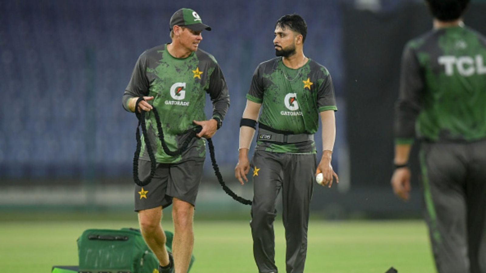 Pakistan cricket crisis deepens, Ex-AUS pacer resigns as bowling coach to become Netherlands head coach Ashley Noffke (L) bowling coach and Faheem Ashraf (R) pictured during a Pakistan Men's T20 Squad Media Opportunity at National Stadium on July 14, 2025 in Karachi, Pakistan.