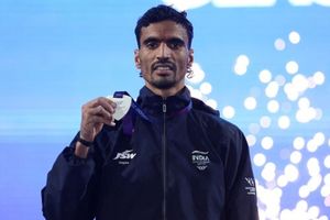 Gulveer Singh wins Silver at Asian Games, personal best in 1500m; misses Gold by 0.37 seconds SportsTak