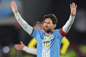 Teammates cried, play halted, time stopped as Lionel Messi's emotional speech after last match for Argentina leaves everyone heartbroken SportsTak
