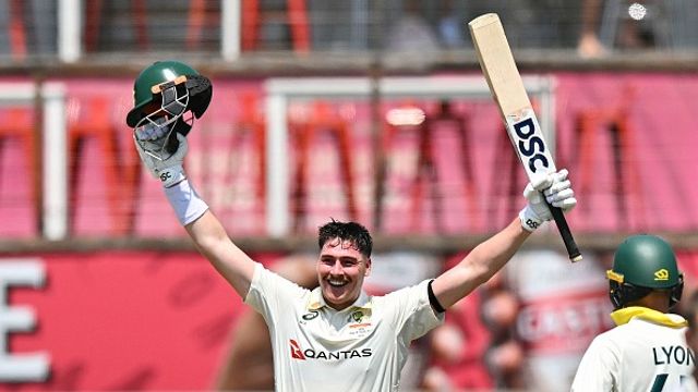 Matt Renshaw ends 9-year century drought to rescue Australia from 124/6 to commanding 390 to put SA on back foot in 1st Test Australia's Matthew Renshaw celebrates after hitting century in the first Test against South Africa. (Getty)