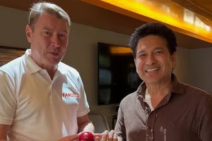 Master Blaster X Flying Finn: Sachin Tendulkar Meets Mika Hakkinen as Sporting Royalties Catch Up in Mumbai SportsTak