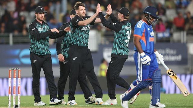 IND vs NZ: India's crushing 87-run shellacking in 4th T20I against New Zealand expose their glaring vulnerabilities again New Zealand's Jacob Duffy (C) celebrates the wicket of India's Sanju Samson with his teammates in this frame. (Getty)