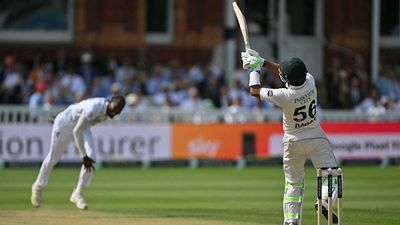 Babar Azam TROLLED for 'ugliest Test shot ever' after Jofra Archer bouncer leads to dismissal Babar Azam, Jofra Archer