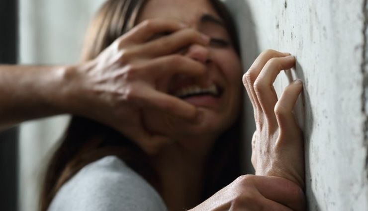 10 दरिंदो ने मिलकर लड़की से किया गैंगरेप, दरिंदगी की हद पार