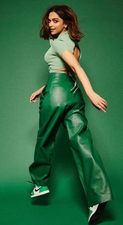 दीपिका पादुकोण फंस चुकी हैं कई बड़े विवादों में!