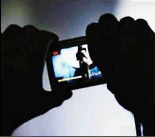 कानपुर में हुआ MMS कांड, हॉस्टल की लड़कियों का नहाते समय का वीडियो हुआ वायरल