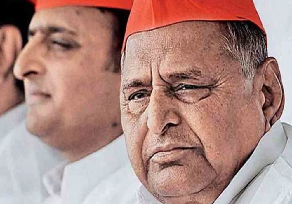 सैफई टू दिल्ली पहुंचे थे राजनीति के 'मास्टर' मुलायम सिंह यादव