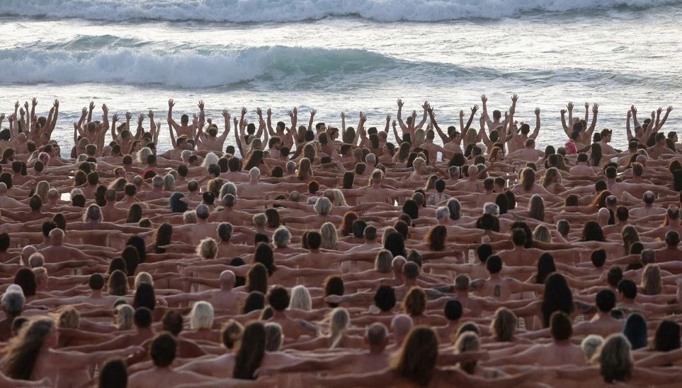 इस वजह से सिडनी के बीच पर नेकेड होकर पहुंचे हज़ारों लोग