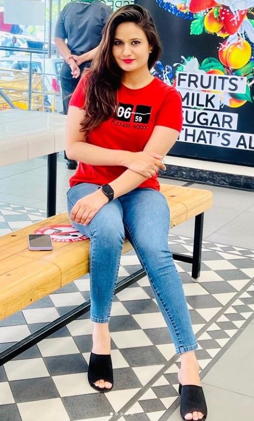 रेप केस में फंसाने की धमकी दे इस खूबसूरत You Tuber ने 80 लाख लूट लिए