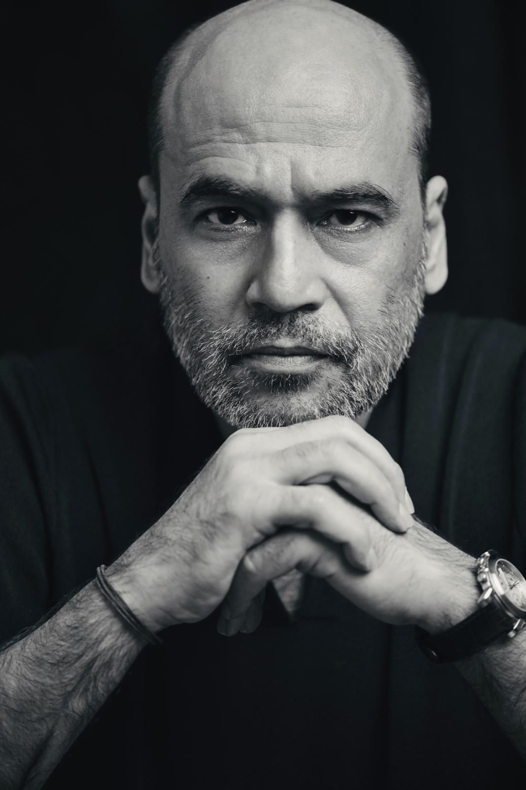 विवादों में फसे एक्टर मोहन कपूर, 14 साल की बच्ची को भेजी थी अपनी न्यूड तस्वीरें