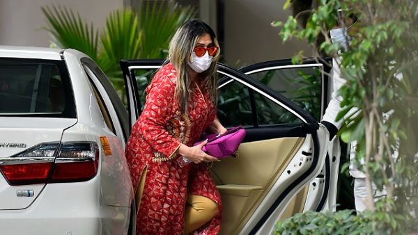 सुकेश-जैकलीन फर्नांडिस की दोस्ती कराने वाली पिंकी ईरानी से पूछताछ, खुले तिहाड़ के कई राज