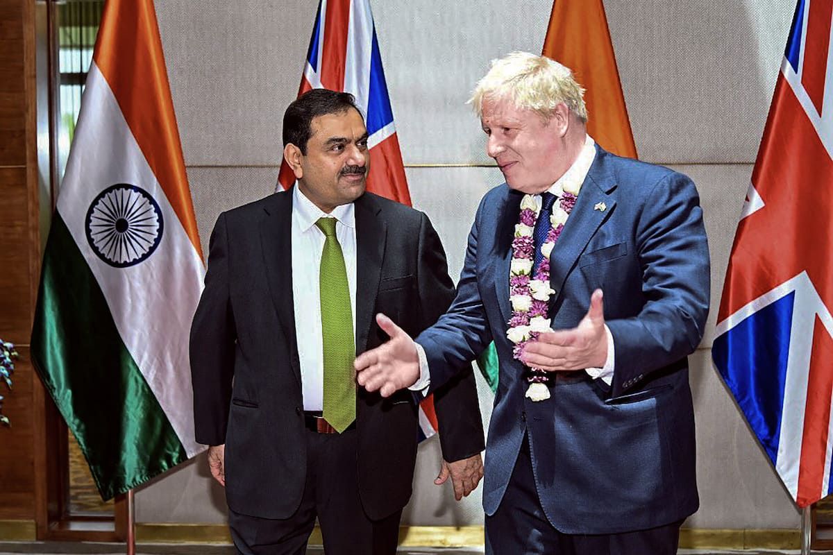 गौतम अडानी अब टॉप-20 अमीरों की लिस्ट से हुए बाहर