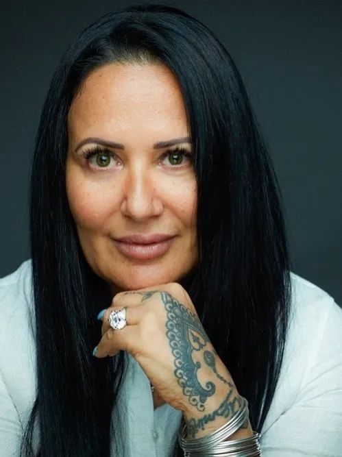 टाइगर श्रॉफ की मां के साथ हुई धोखाधड़ी, लगा लाखों रुपये का चूना