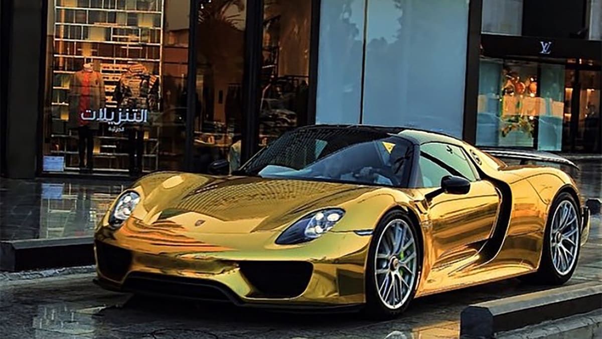 160401-sykes-gold-car-prince-tease_xjtacn