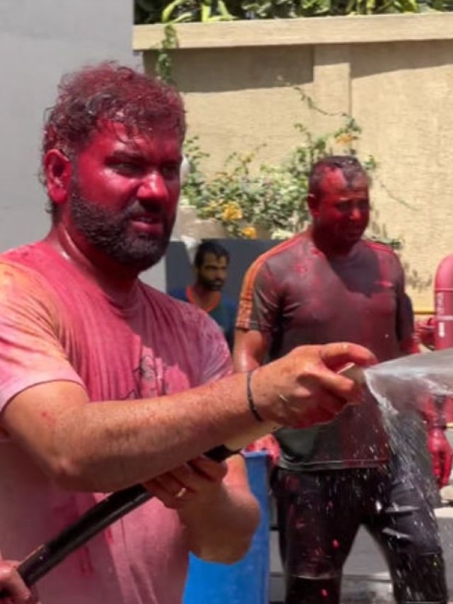 IPL પર છવાયો હોળીનો 'રંગ', રોહિતની મસ્તીનો વીડિયો થયો વાયરલ