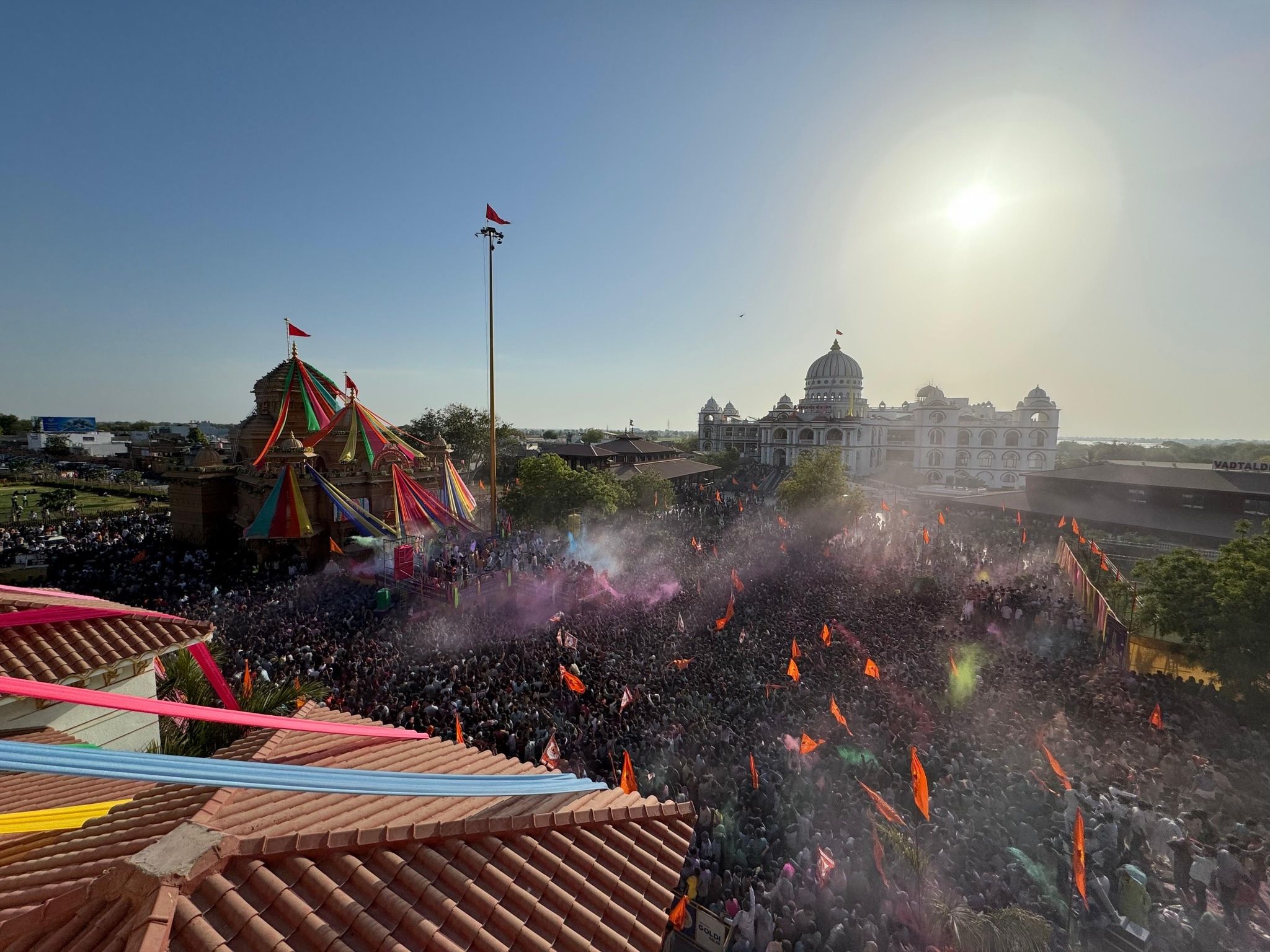 holi 3