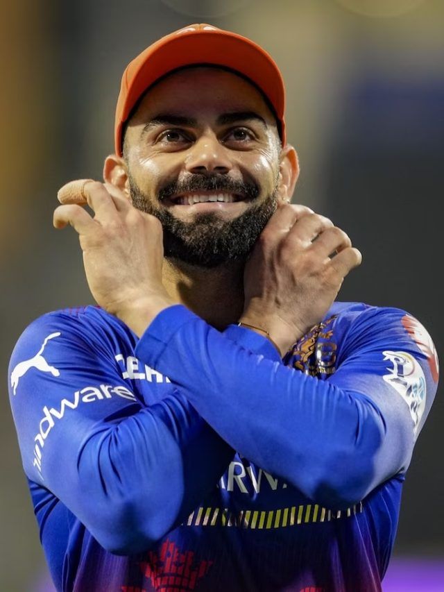 VIDEO: વાનખેડે સ્ટેડિયમમાં Virat Kohli એ કેમ કાન પકડી માફી માંગી?