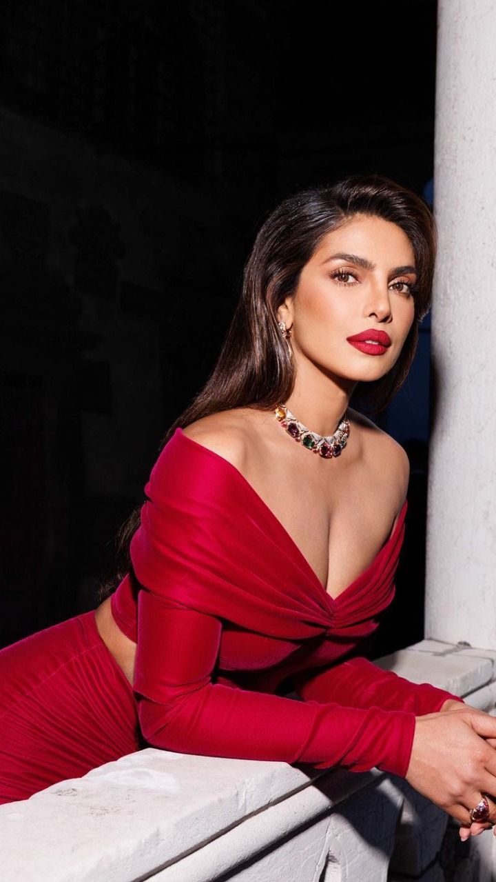3-Priyanka-Chopra_647711ff82815