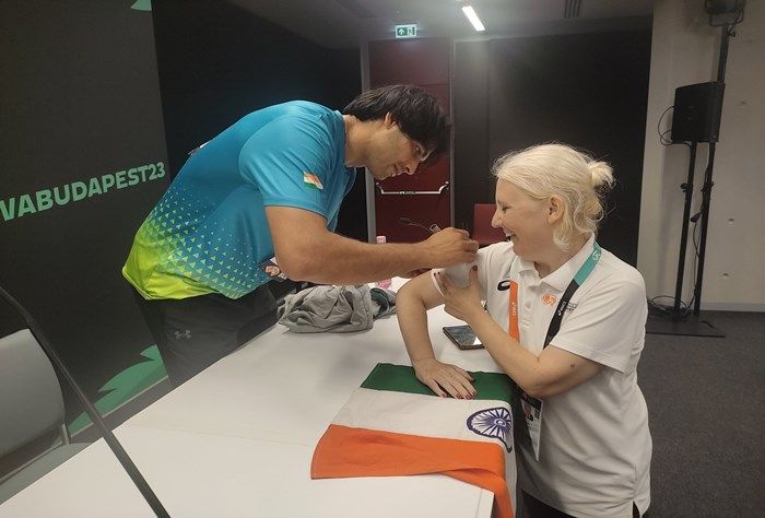 Neeraj-Chopra-Gesture