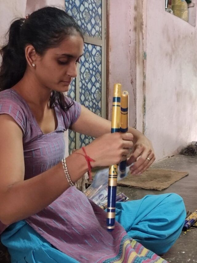 જેના વગર નવરાત્રી અધૂરી છે તે દાંડિયા બને છે ગુજરાતમાં