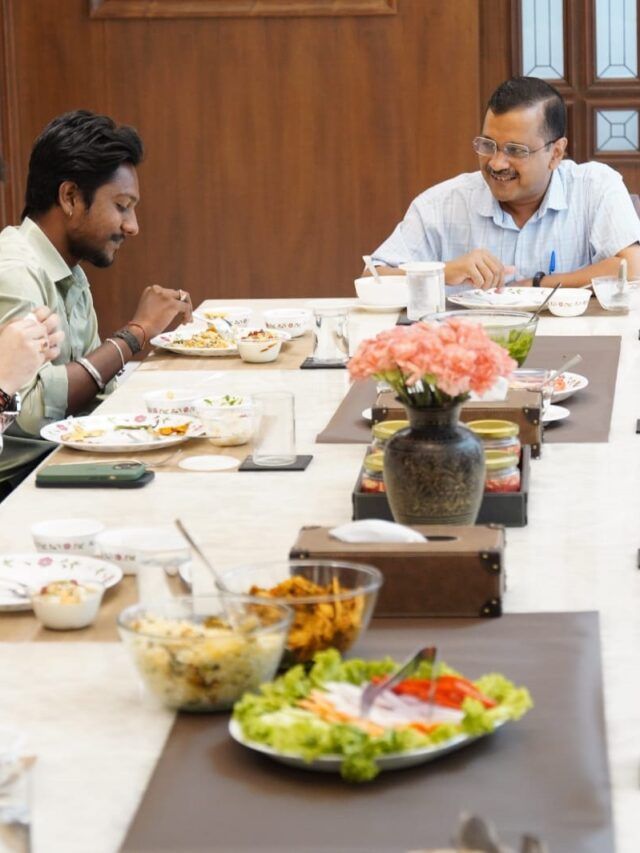 અમદાવાદના સફાઈકર્મી હર્ષ સોલંકીએ દિલ્હીમાં કેજરીવાલના ઘરે લીધું લંચ