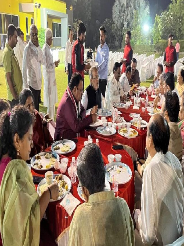 ગુજરાત વિધાનસભાની ચૂંટણીમાં હાર બાદ પહેલીવાર ગુજરાત કોંગ્રેસના  મોટા નેતાઓ એક મંચ પર