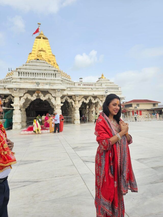 અંબાજીના દર્શને પહોંચી TV સીરીયલની અનુપમા- Photos