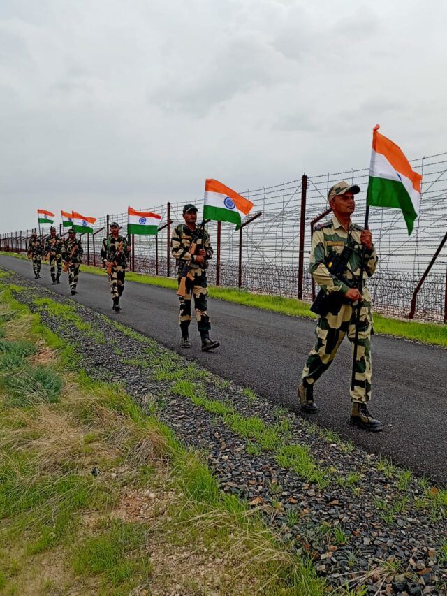 કચ્છ: 15મી ઓગસ્ટ પહેલા ભારત-પાકિસ્તાન બોર્ડર પર દેશભક્તિનો રંગ છવાયો