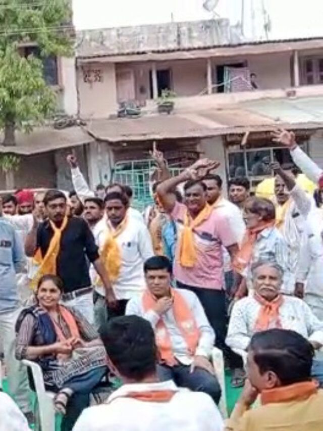 બનાસકાંઠામાં ભાજપના નમો પંચાયત કાર્યક્રમમાં ખુરશી ઉછાળી વિરોધ