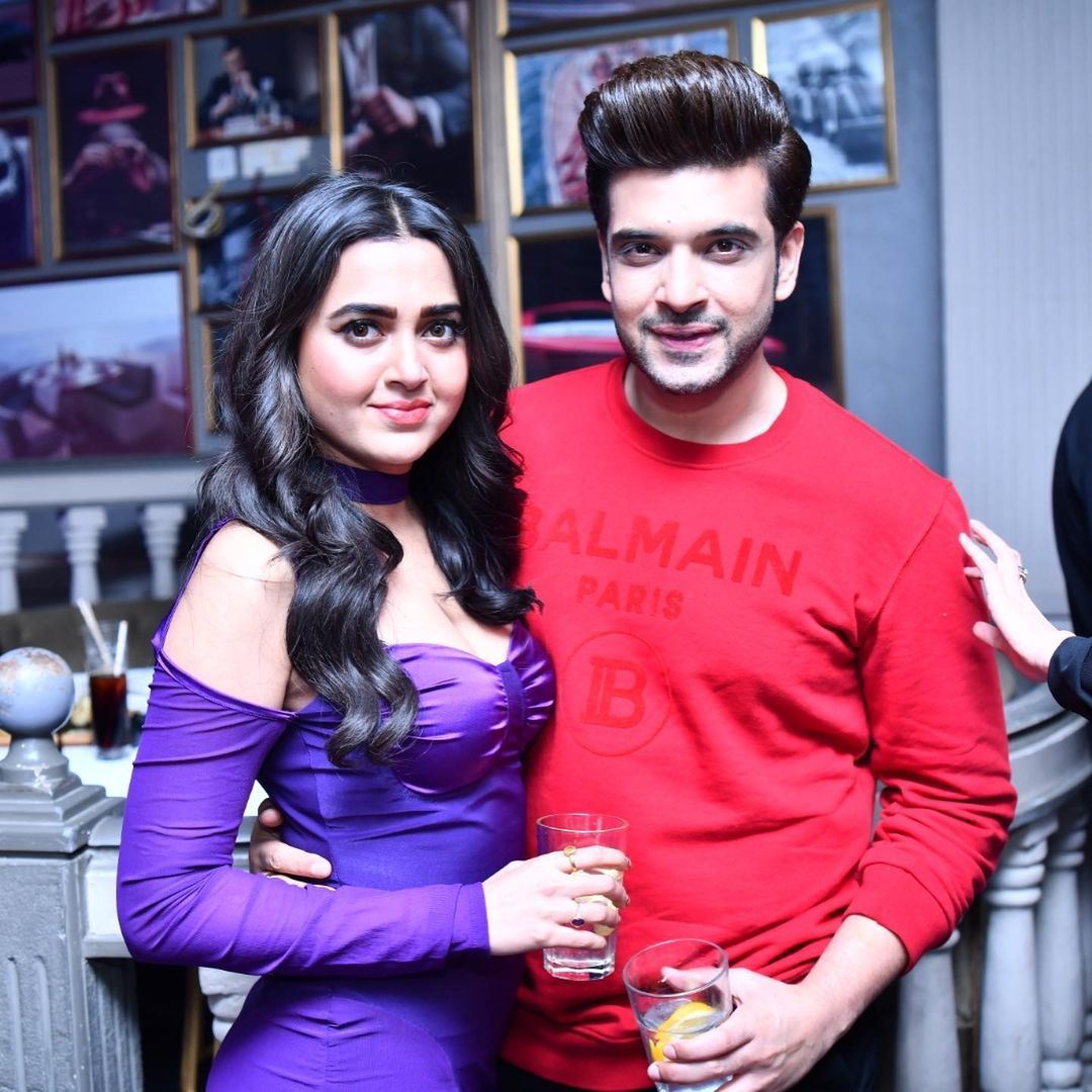 karan kundra and his gf 4