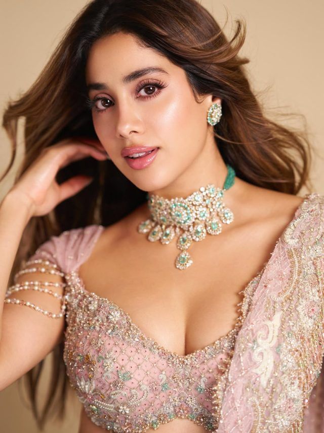 Janhvi Kapoor's festive makeup looks