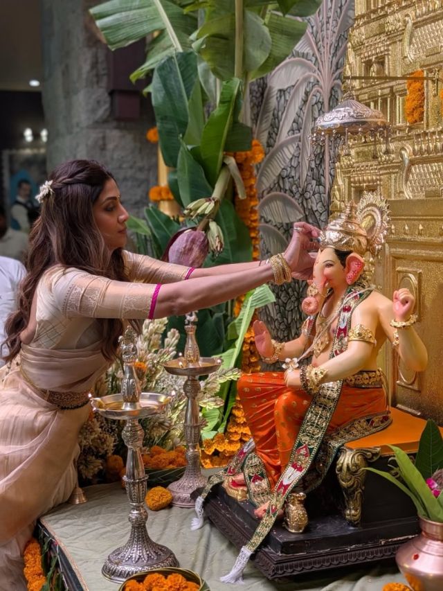 Ganesh Chaturthi 2026: What the Bollywood celebrities wore