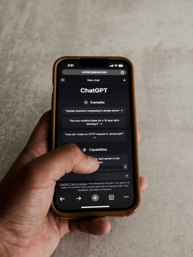ChatGPT के साथ ये चीजें भूलकर भी शेयर मत करना
