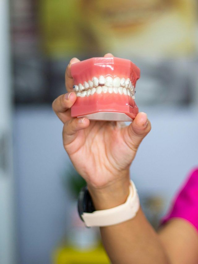 क्यूआर स्कैन से पता चलेगी आपके दांतों की उम्र