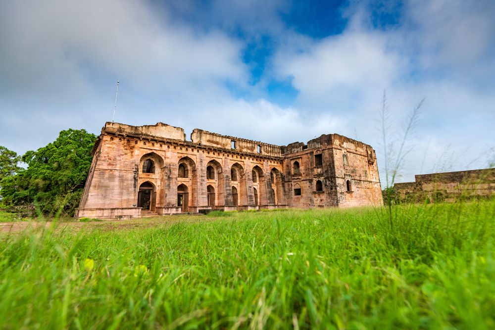 Place to visit in mandu, mandu, tourist place, destination, visit mandu, tourist, Madhya Pradesh, summer.