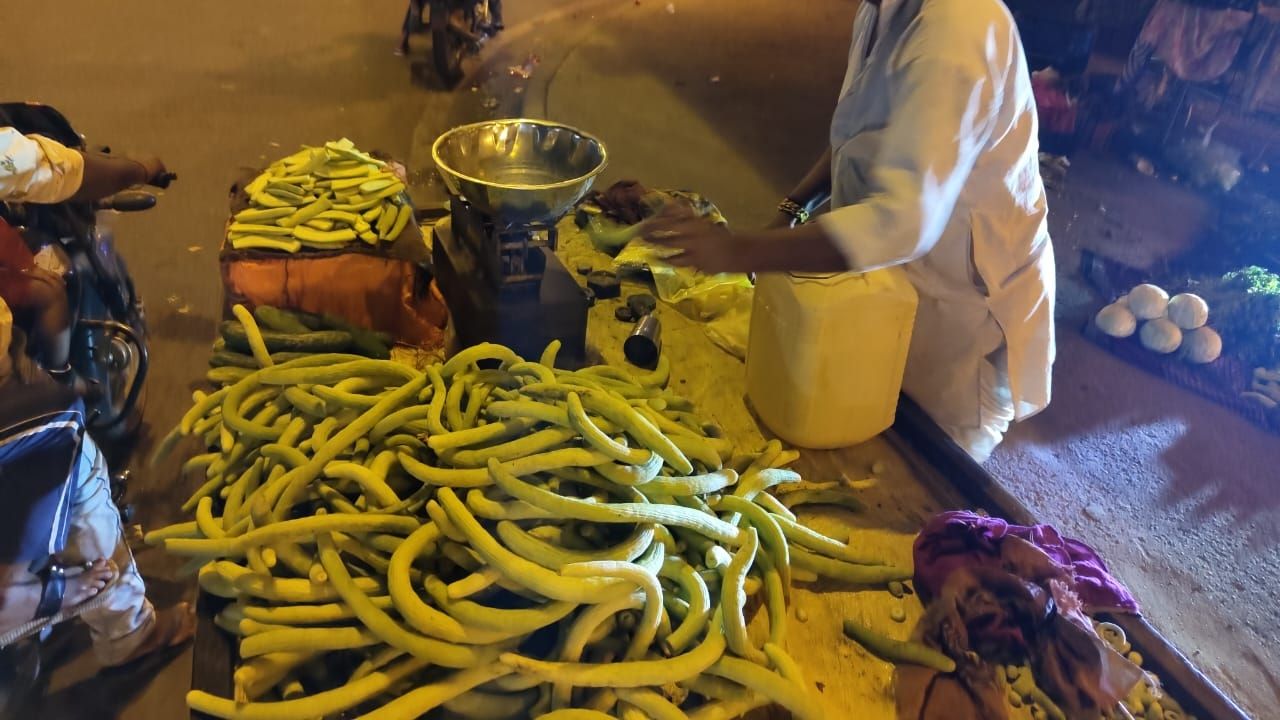 In the scorching sun and scorching heat, one thing that is seen most on the streets is the cucumber carts. If you eat a cucumber in summer, you will get relief guaranteed.