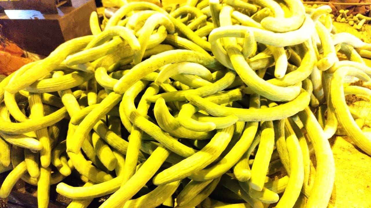In the scorching sun and scorching heat, one thing that is seen most on the streets is the cucumber carts. If you eat a cucumber in summer, you will get relief guaranteed.