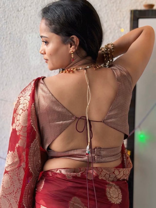 लाल साडी अन् बॅकलेस ब्लाऊज... 'महाराष्ट्राची हास्यजत्रा' फेम अभिनेत्रीचा मोहक लूक