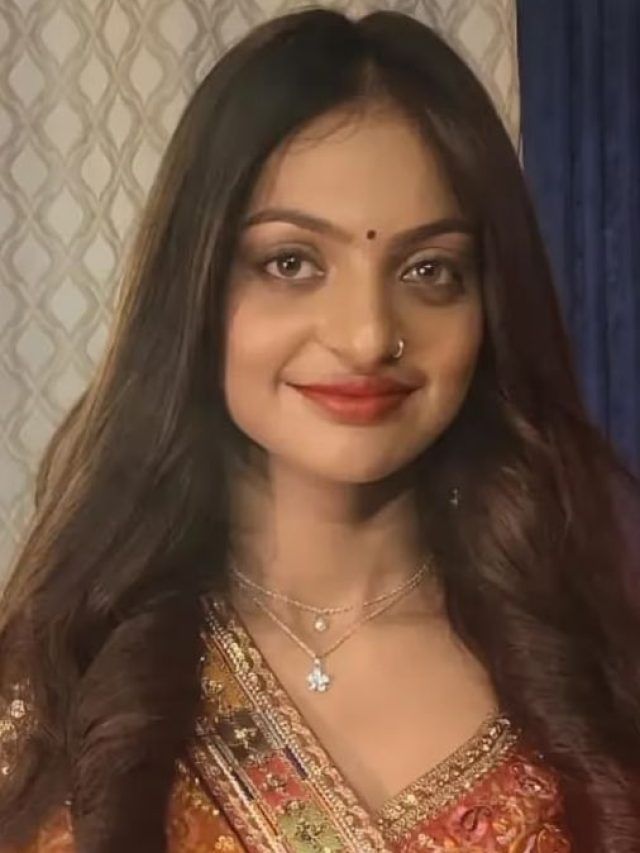 कुंभमेळ्यातून व्हायरल झालेल्या मोनालिसाचा आणखी एक चित्रपट! साउथच्या हिरोसोबत झळकणार...