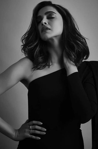 deepika padukone bodycon dress 5 Times Deepika Padukone's Bodycon Dresses Left Us Floored