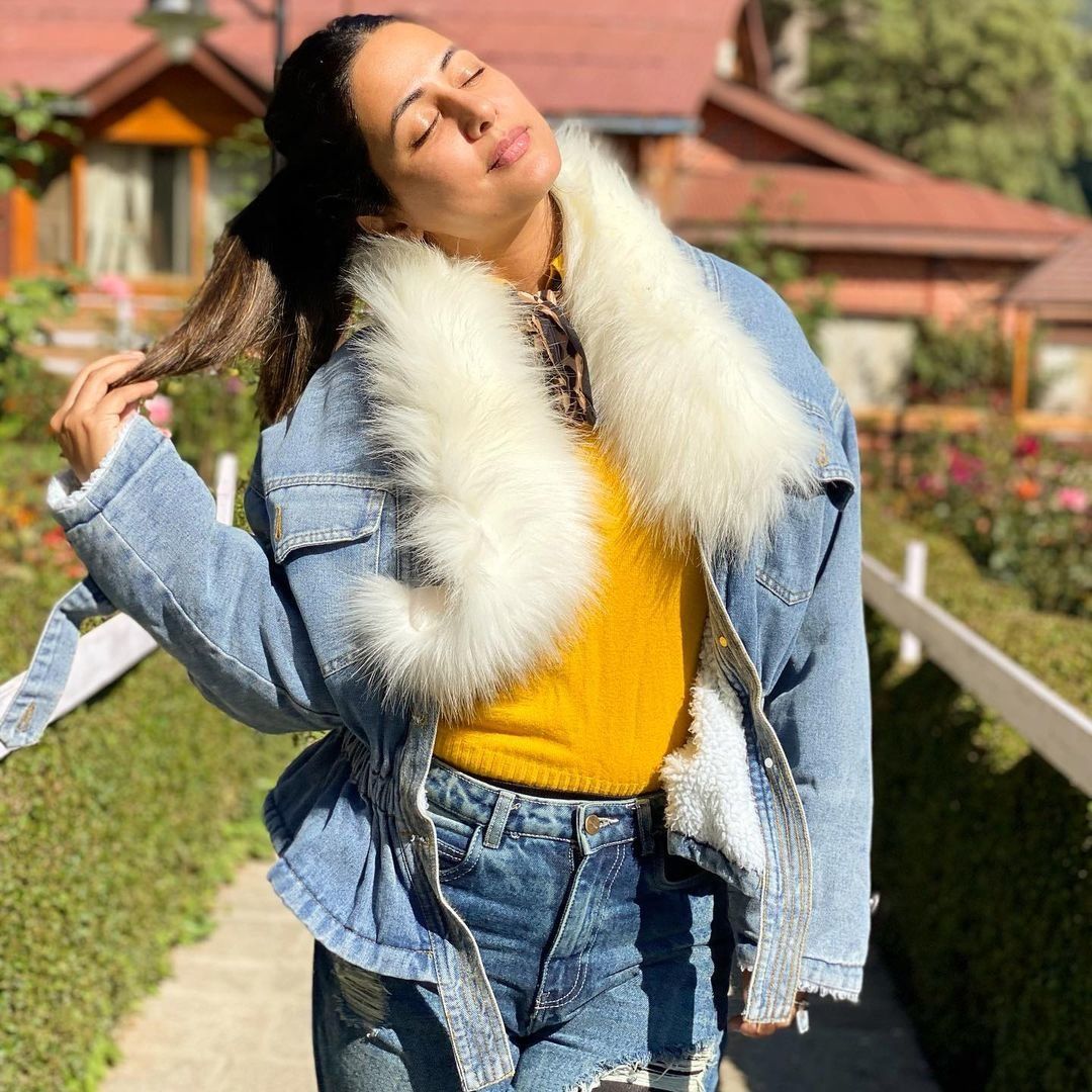 hina khan winter dress TV Hottie Hina Khan's Latest Pictures Are All About Looking Stylish in Winters