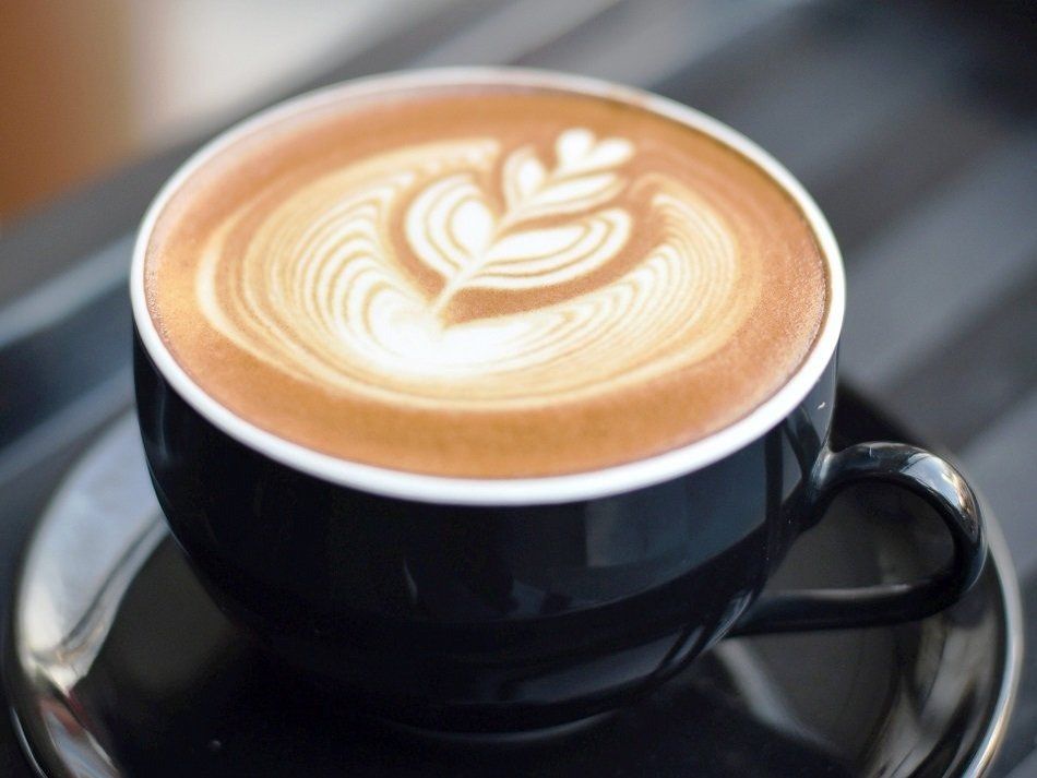 बिना मशीन कैसे बनाएं झाग वाली कॉफी, जानें विधि Process to make frothy