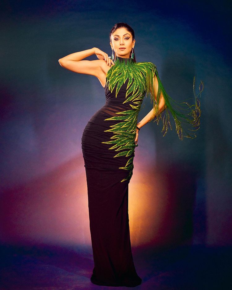 shilpa shetty green dress SHILPA SHETTY FLORAL DRESS  Sareevala