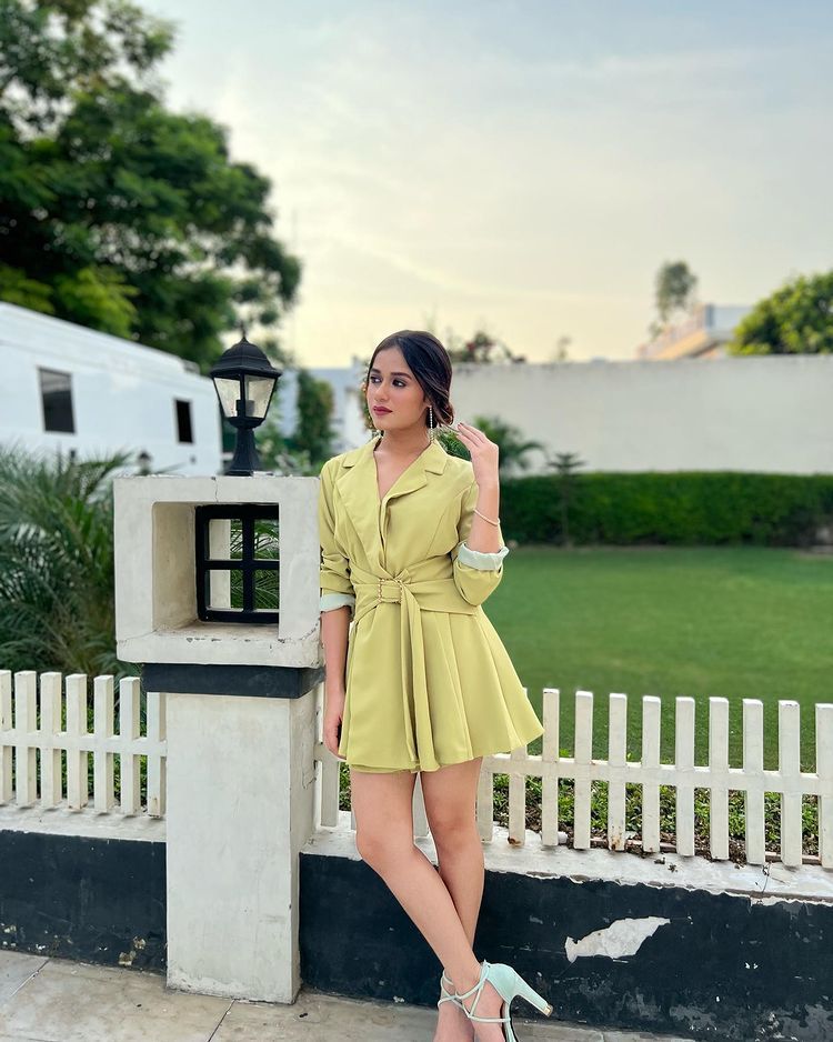 jannat zubair birthday dress Glam Avatars Of BDay Girl Jannat Zubair