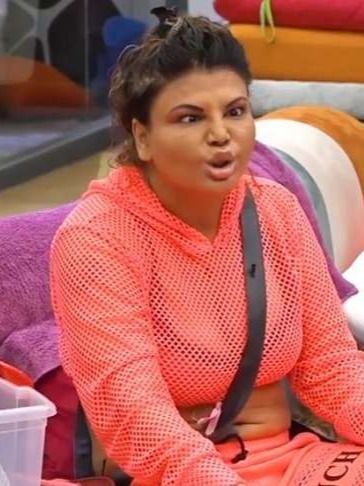 Bday Girl Rakhi Sawants Crazy Antics